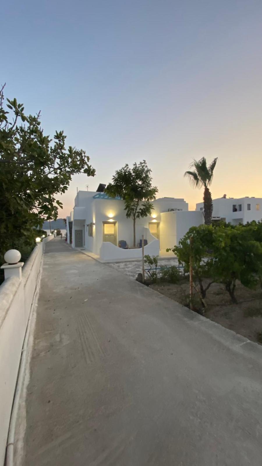 Moustakas Beach Apartments 阿达玛斯 外观 照片
